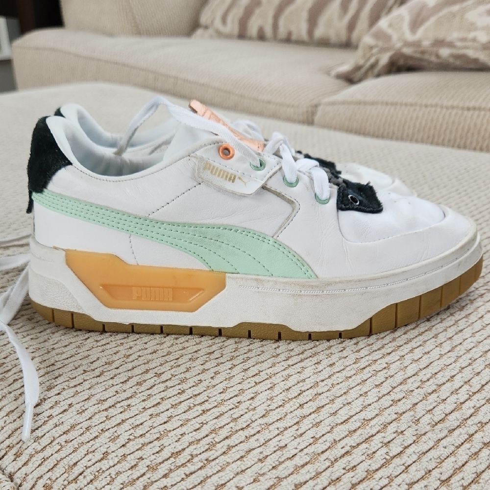 Womens Puma White and Mint Sneakers with Peach Colored Accents, Size 6